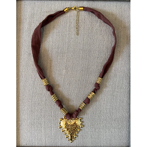 Collares Cinta de Tela Corazón Acero baño Oro