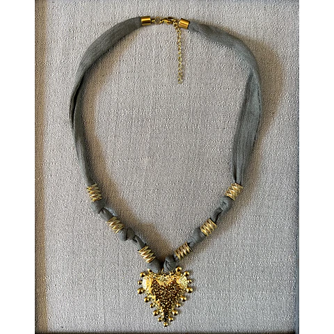 Collares Cinta de Tela Corazón Acero baño Oro