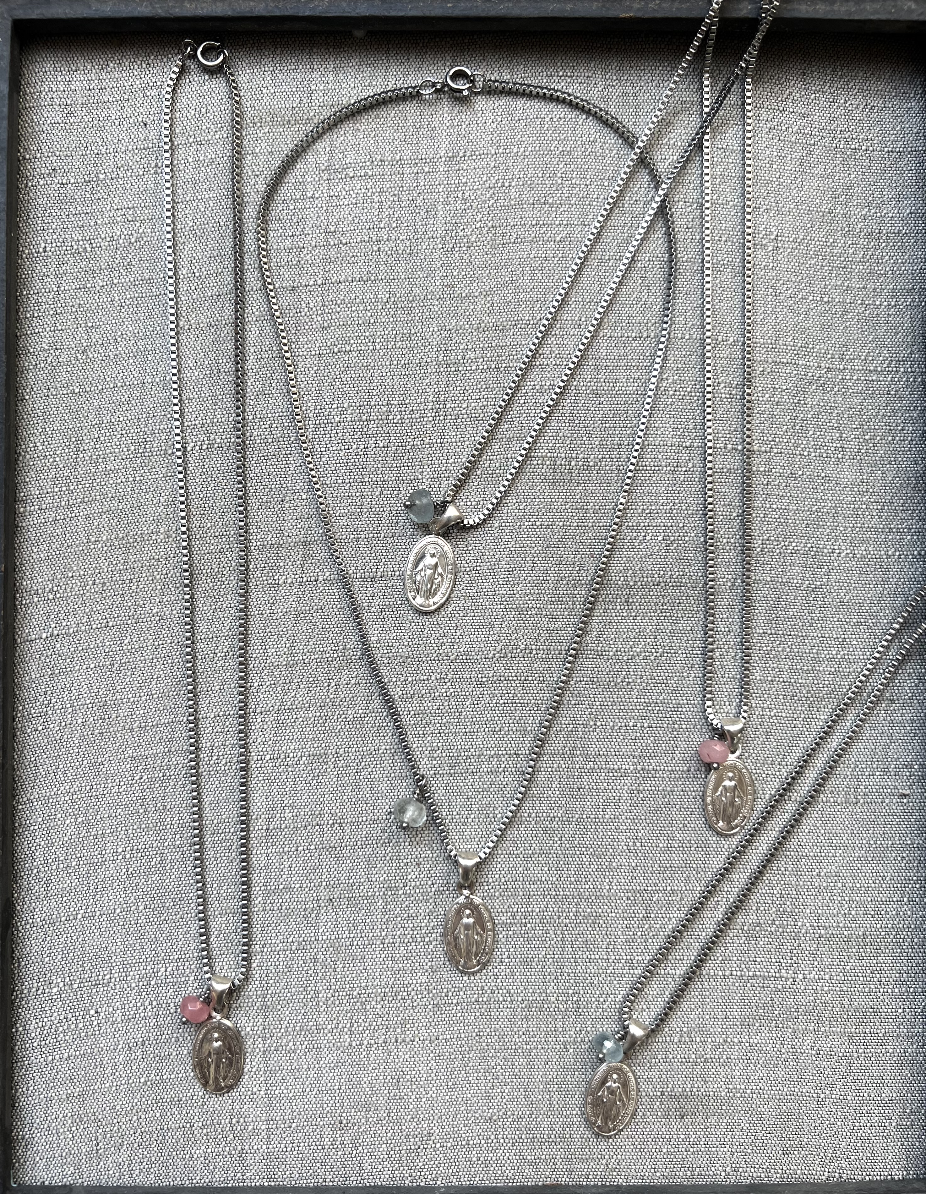 Collar Virgen Piedra Cadena Acero