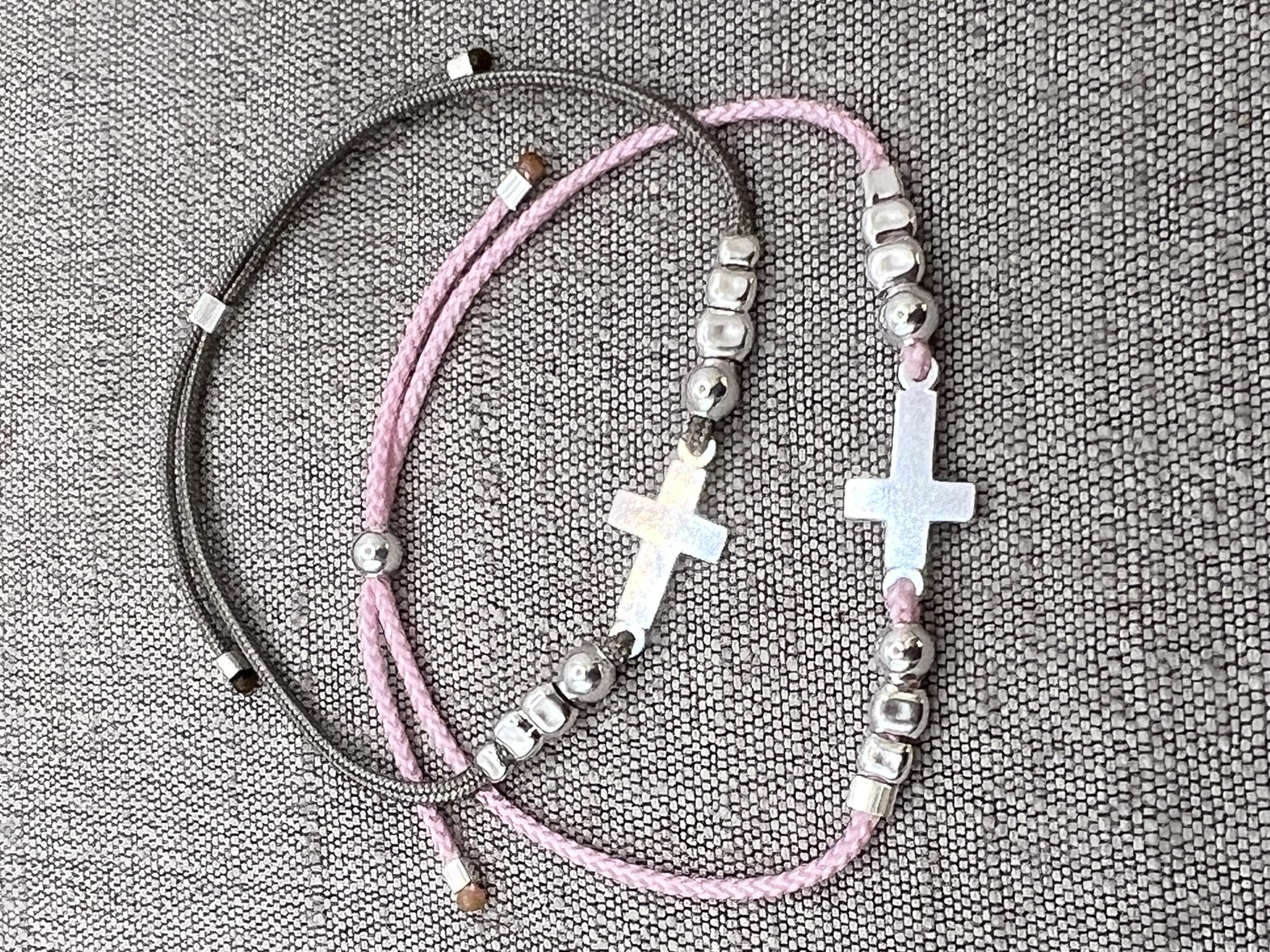 Pulsera Cruz topes plata