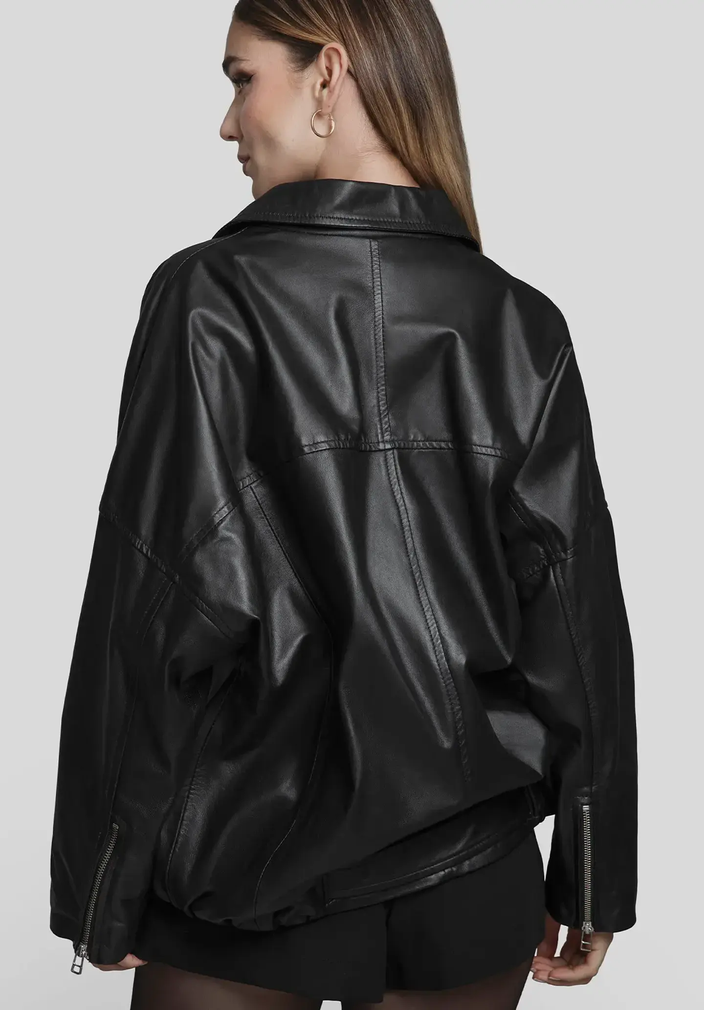 Casaca Mujer Bomber en cuero 3