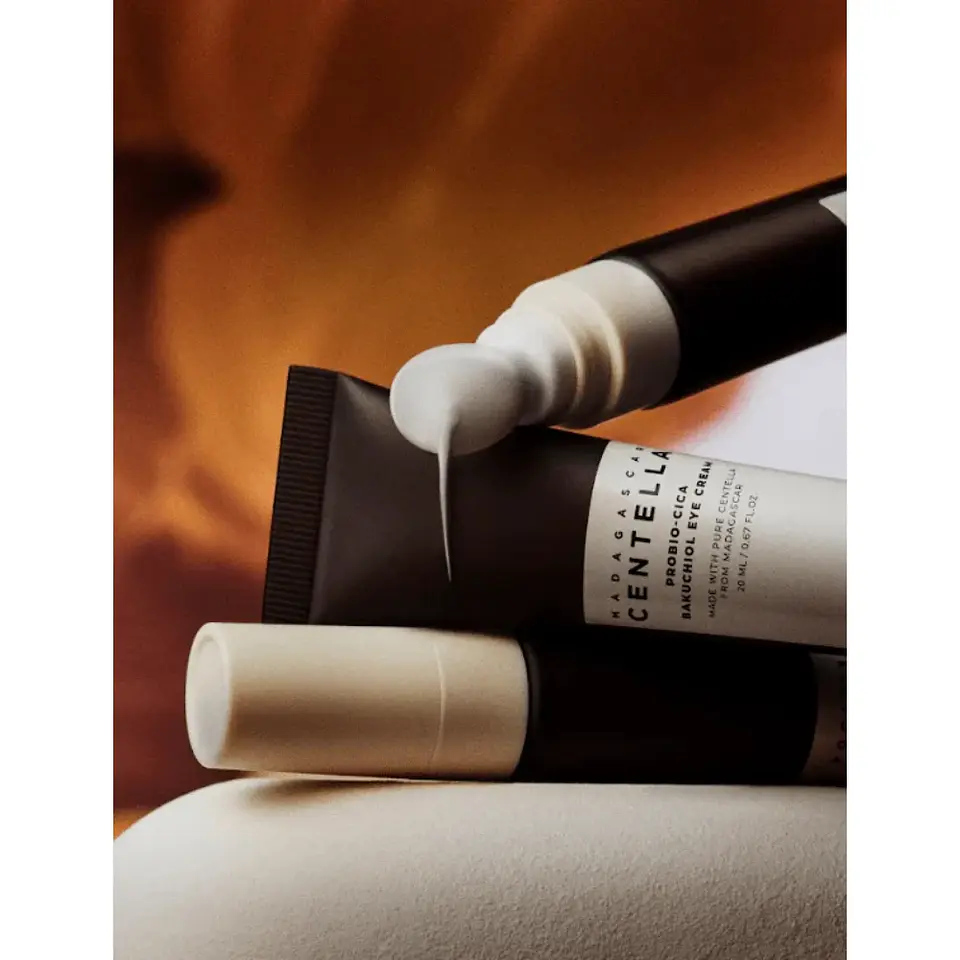SKIN1004 Crema Contorno De Ojos Probio-Cica 20ML 3