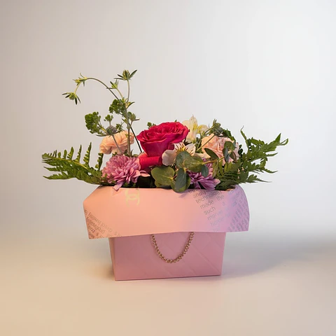 🌸 Cartera Floral con Cadena Dorada · Tamaño M