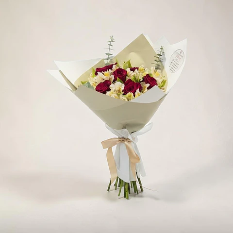 Ramo Rosas & Alstroemerias Tamaño M