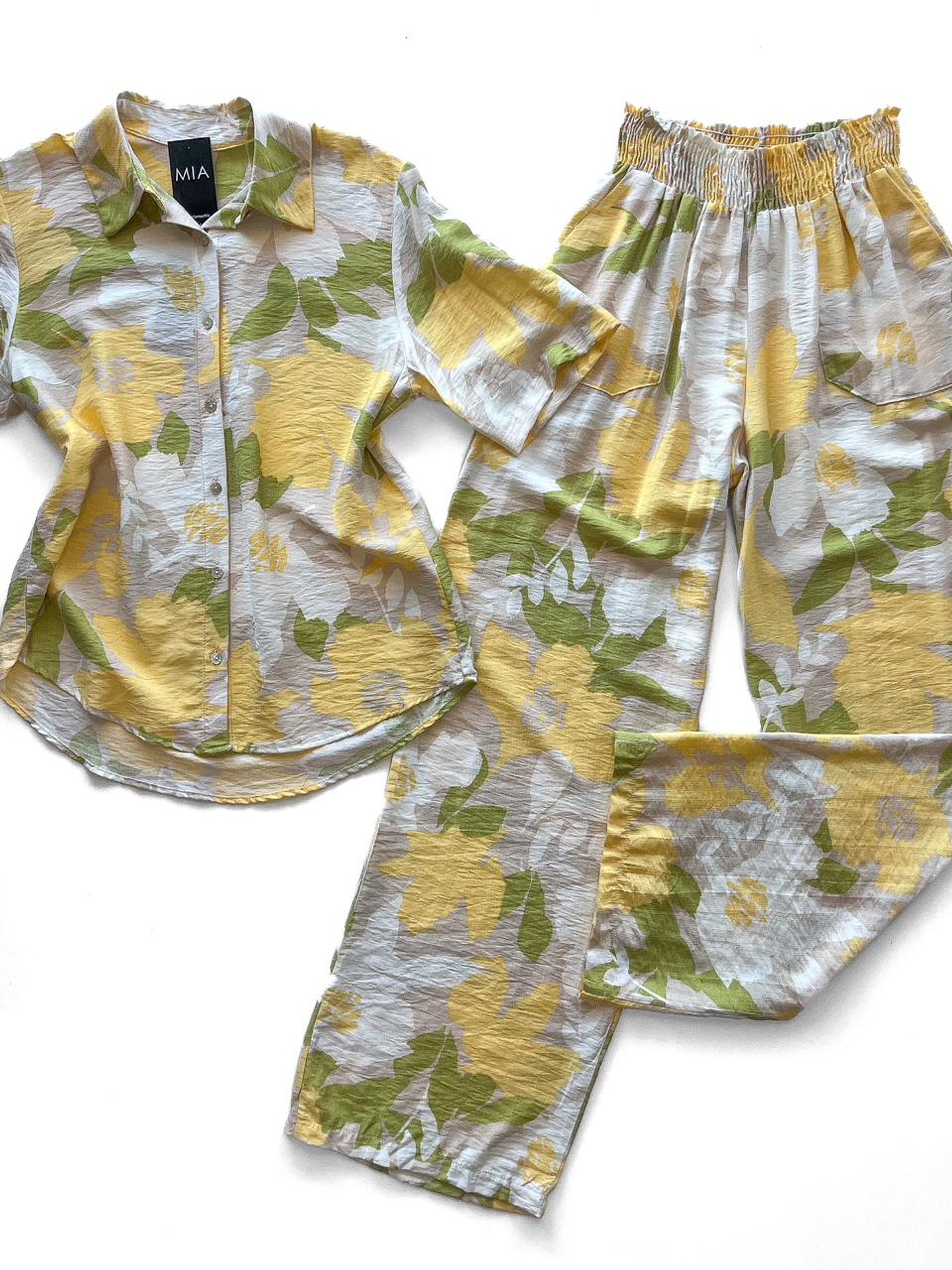 Conjunto Floral Amarillo 1
