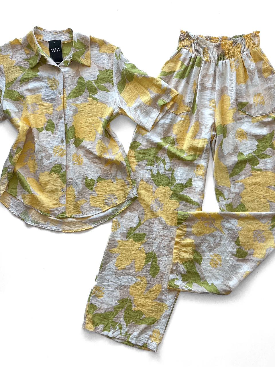 Conjunto Floral Amarillo 1