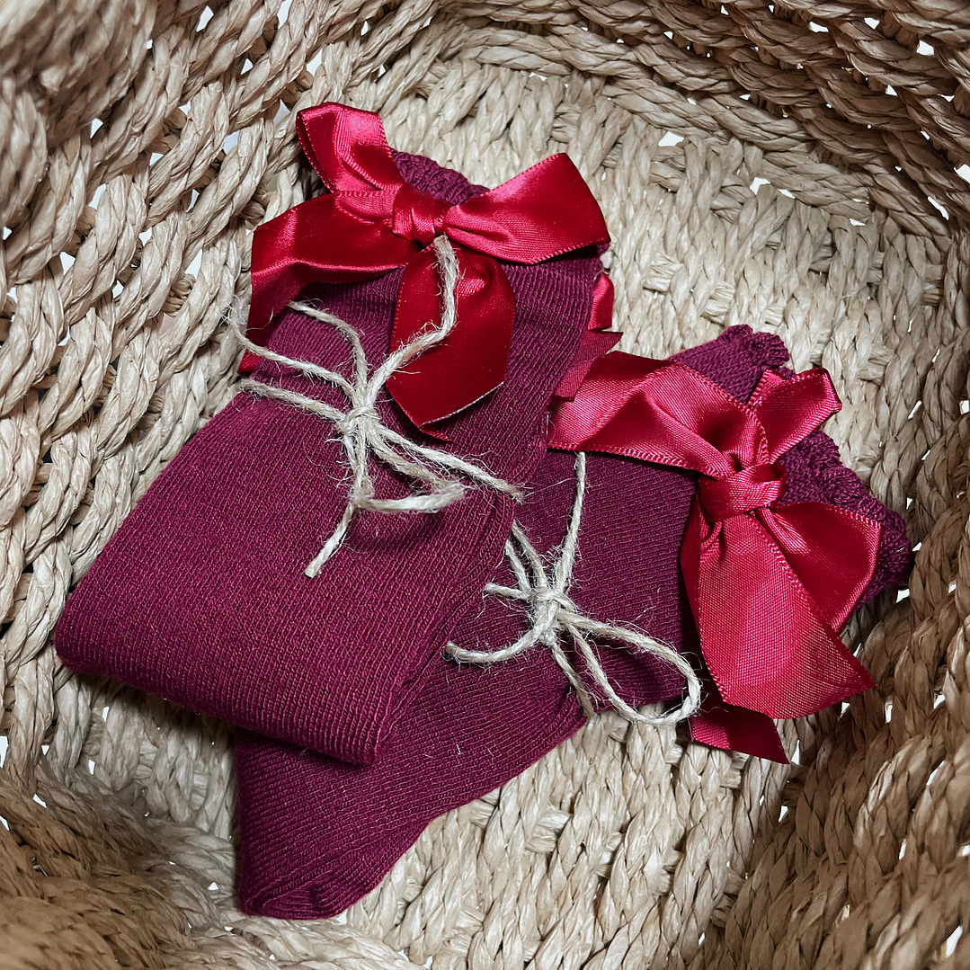 Calcetas lazo burdeo  1