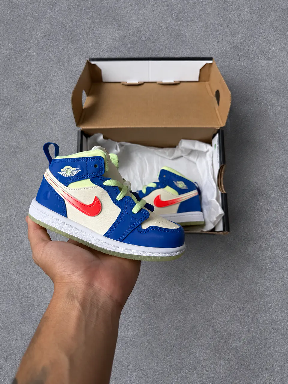 Jordan 1 mid  2
