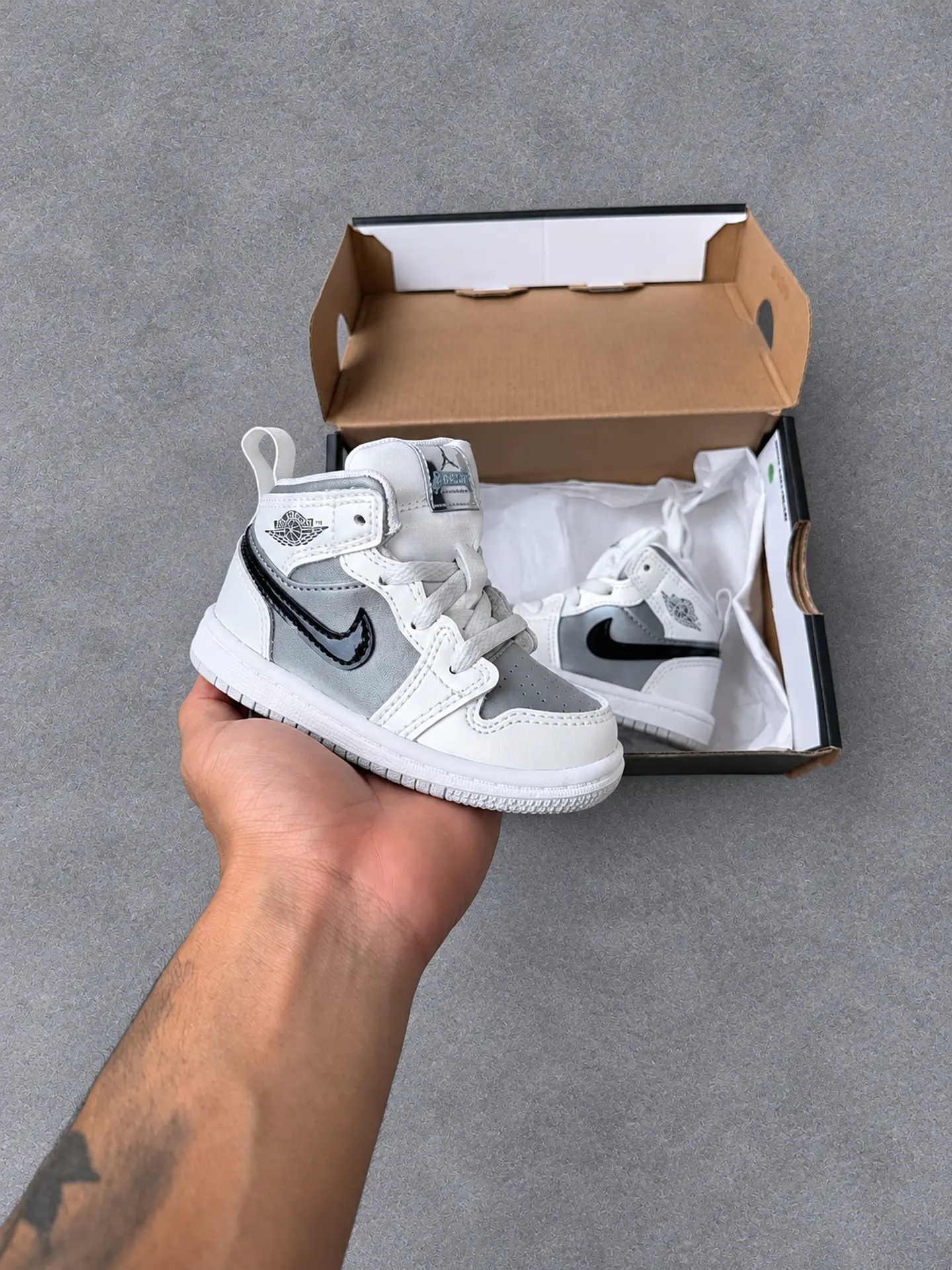Jordan 1 mid 2
