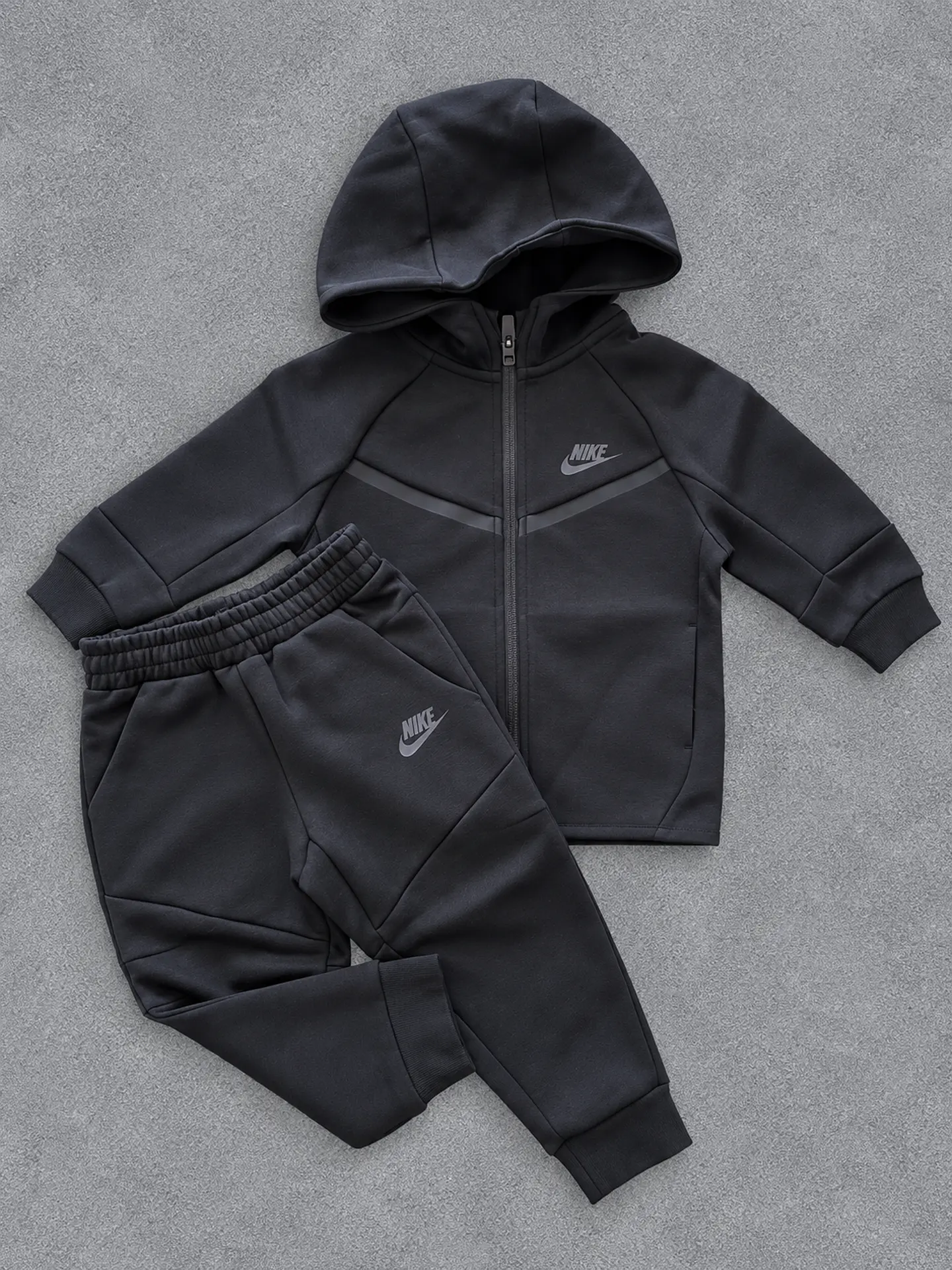 Nike tech 1