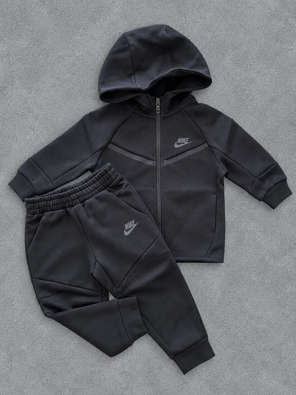 Nike tech 1