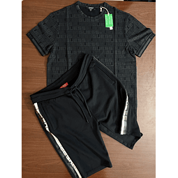 Combi polera + shorts GUESS