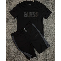 Combo shorts + polera GUESS