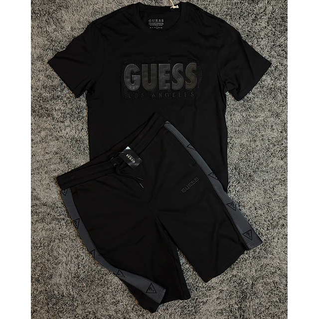 Combo shorts + polera GUESS