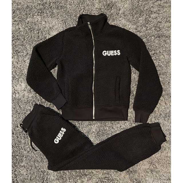 buzo ovejero GUESS
