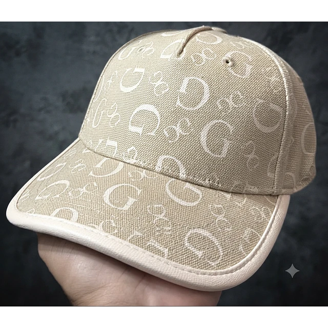 Gorro GUESS