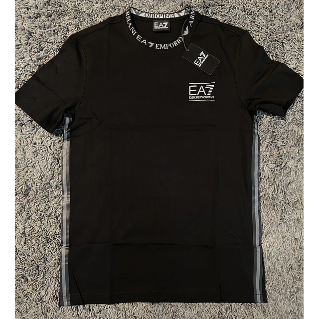Polera polera EMPORIO ARMANI ( local ) 