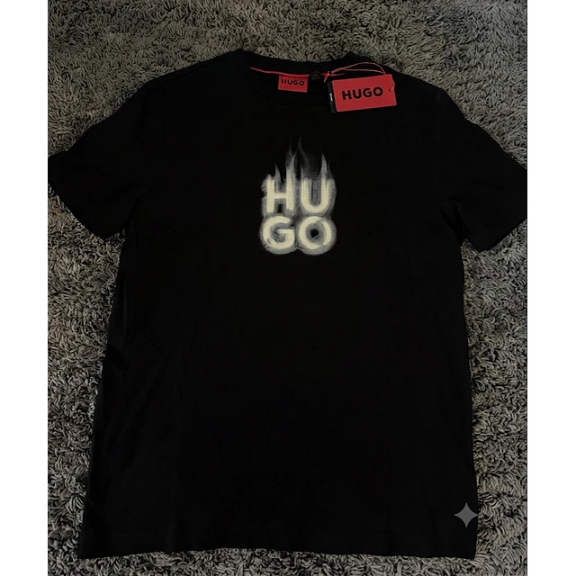 Polera HUGO BOSS ( local ) 