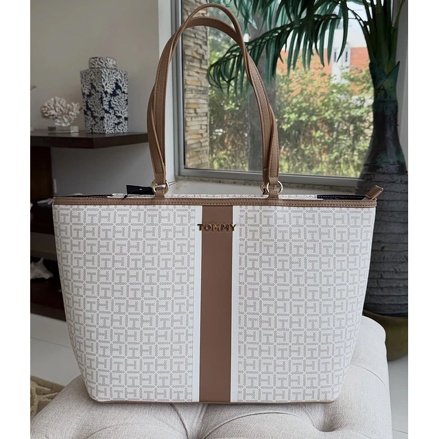 Cartera tote GUESS ( BODEGA )