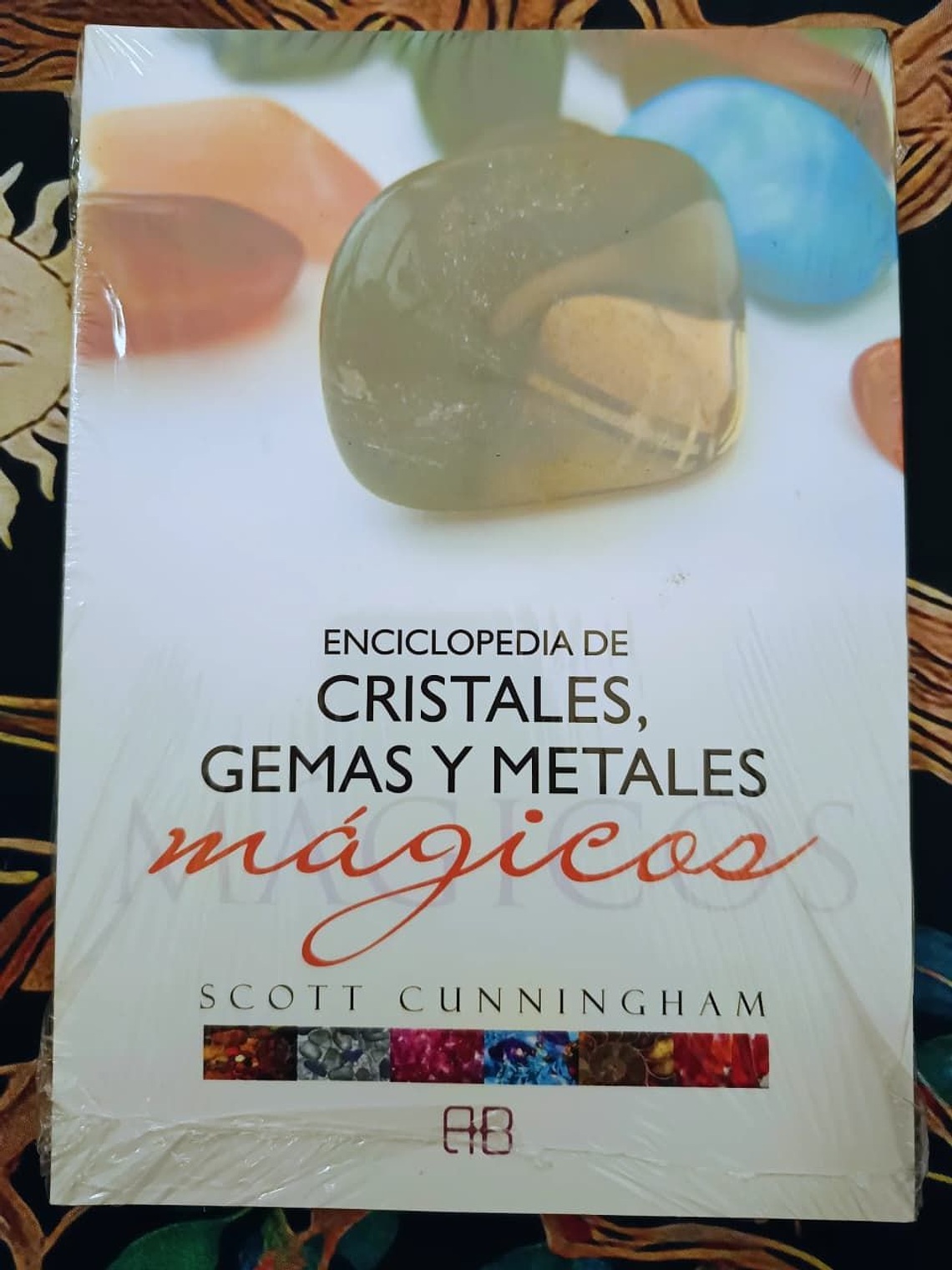 Enciclopedia de Cristales Gemas y Metales  1