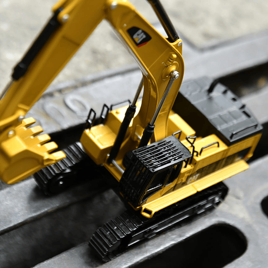 Excavadora caterpillar 385C full metalico 1:64 