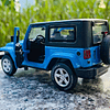 Jeep Wrangler 1:32 con luz, sonido y tracción