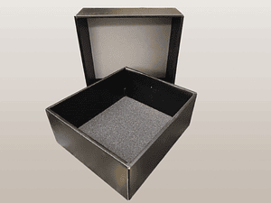 Set 8 cajas 26x23x10 negra con tapa 