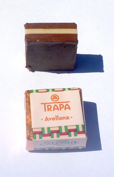 CORTADOS DE CHOCOLATE CON AVELLANA CON STEVIA, SIN AZUCAR, TRAPA