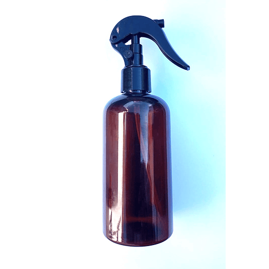 Botella PET ámbar 250ml con gatillo atomizador spray