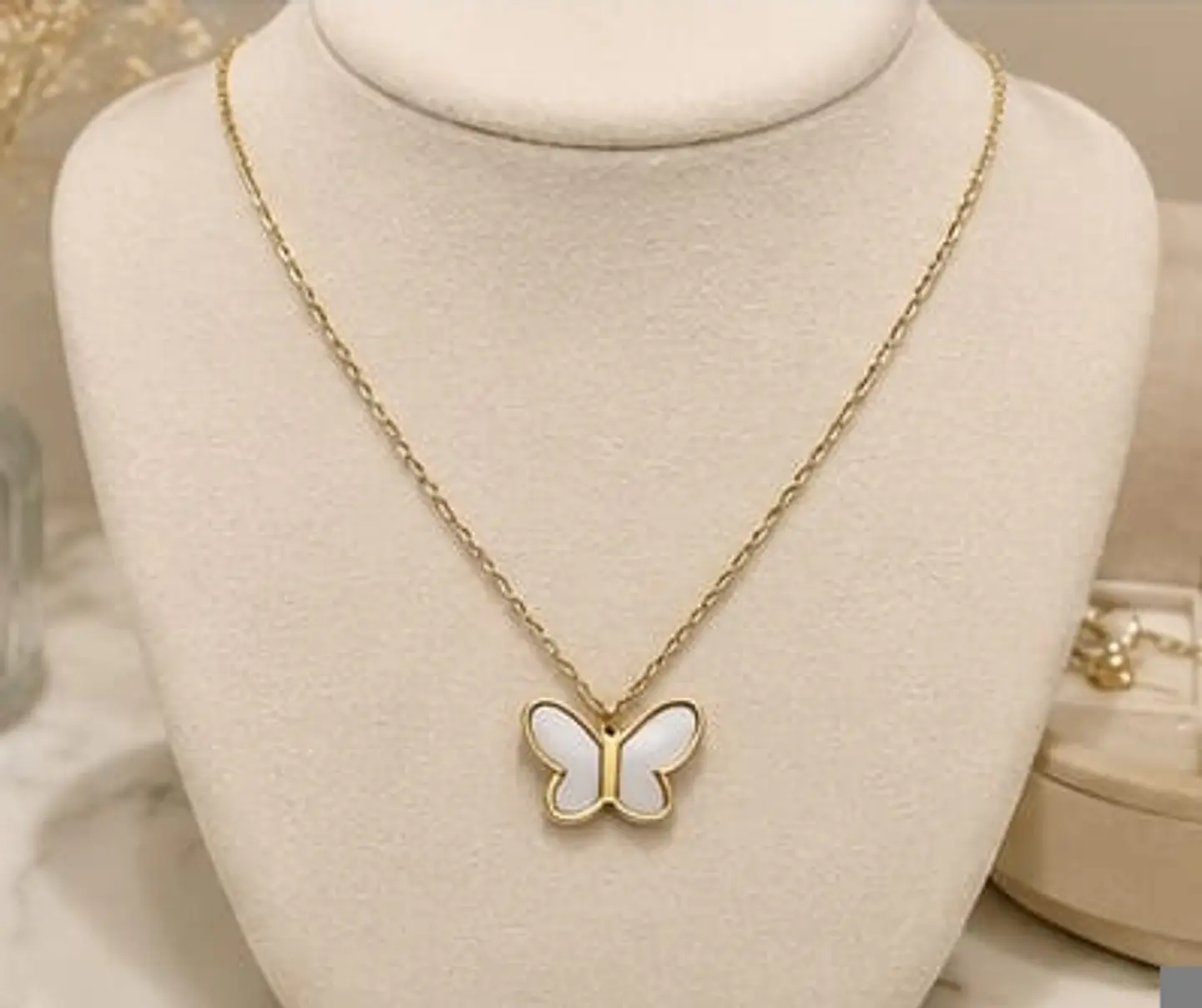 Collares con Dije Dorado 4