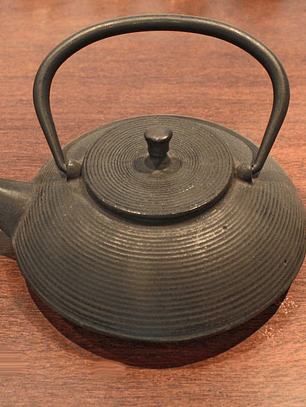 Tetera fierro Ovalada