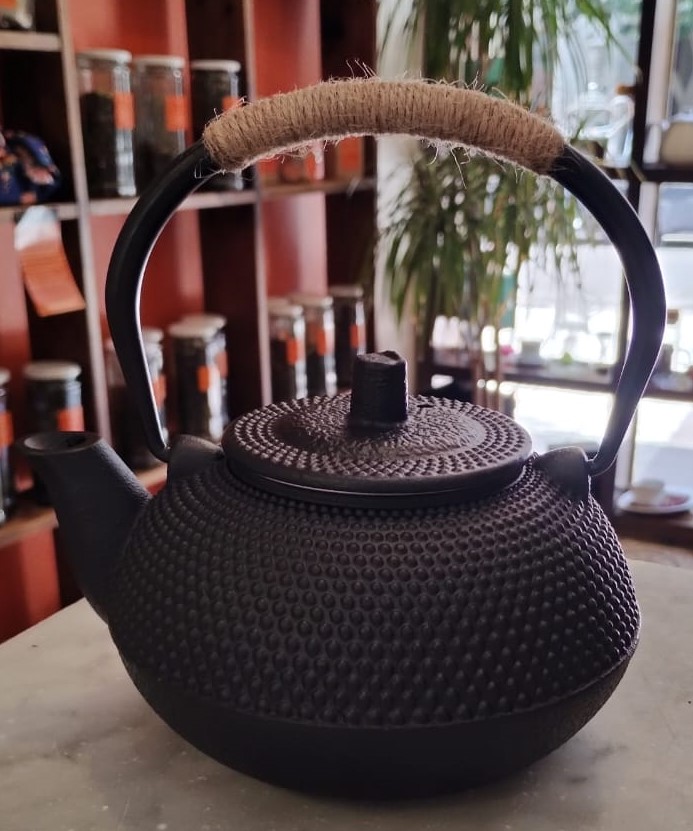 Tetera de fierro chica