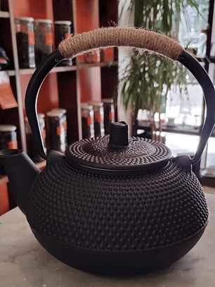 Tetera de fierro chica