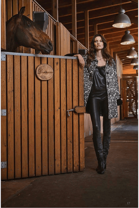 Abrigo Cristina Barros : Exclusividad en su Máxima Expresión