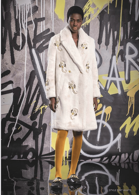 Casaco Branco Locoluxo,Luxo que Brilha em Cada Detalhe