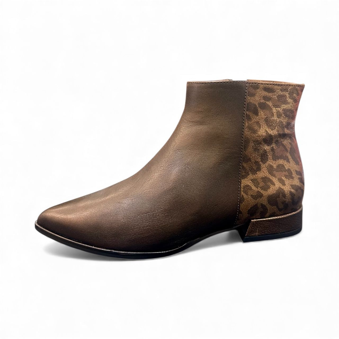 Bota leopardo 1