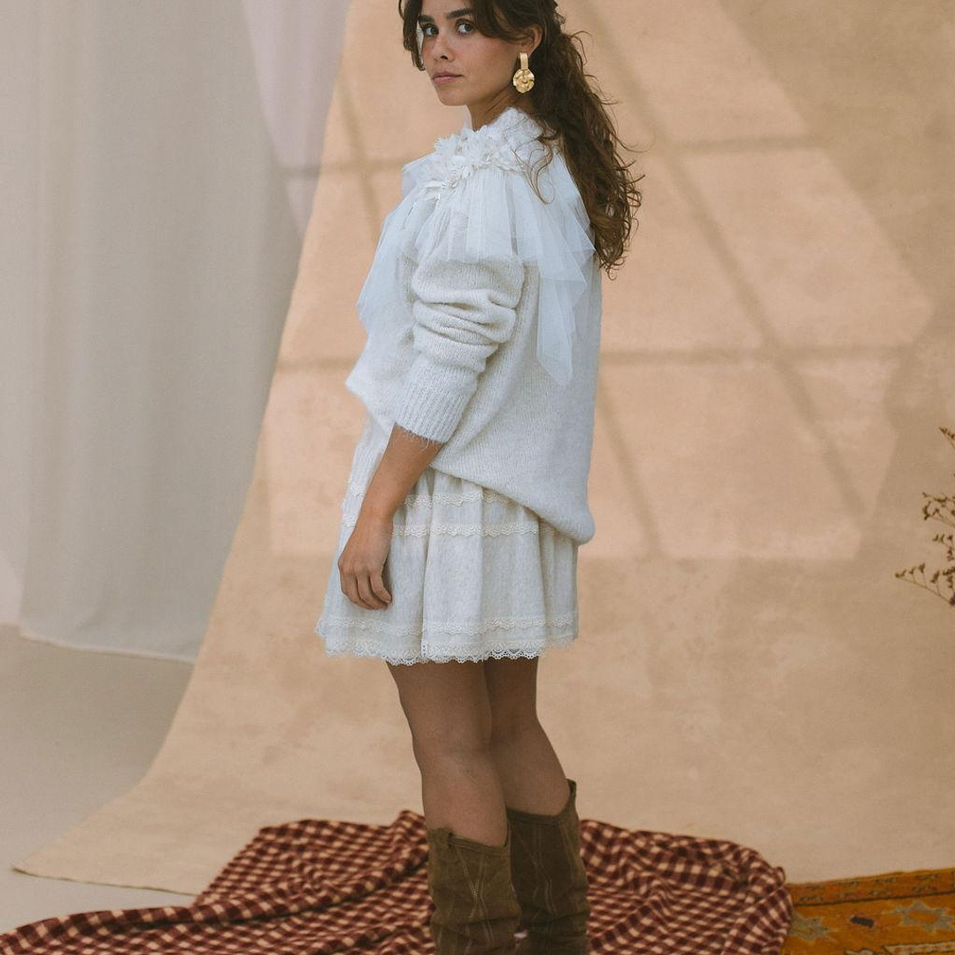 Camisola Maïtté com Aplicação em Tule Bordado 2