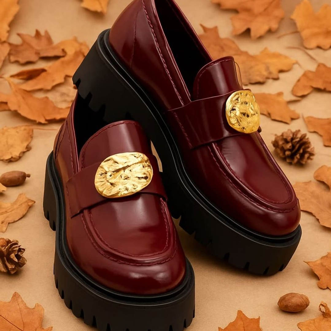 Moccasim bordeaux aplique dourado 1