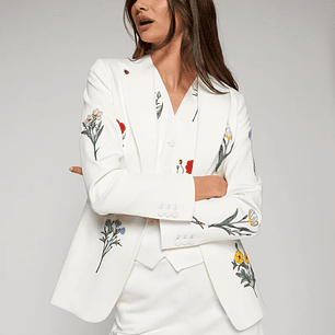 Casaco branco Vilagallo flores bordadas cores vivas