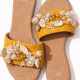 Sandália Premium com Pérolas & Conchas