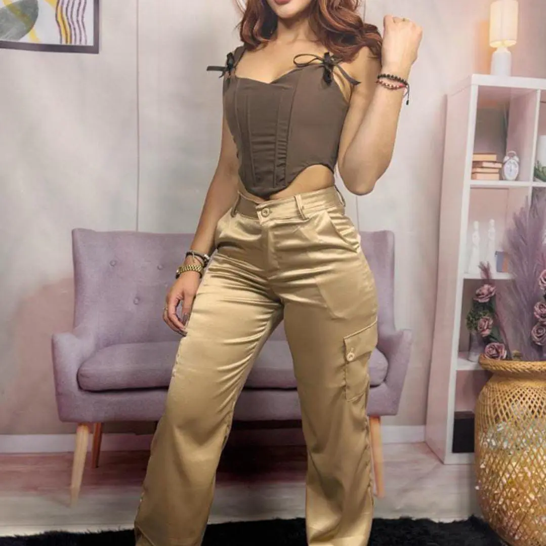 Pantalón Cargo Satinado  3