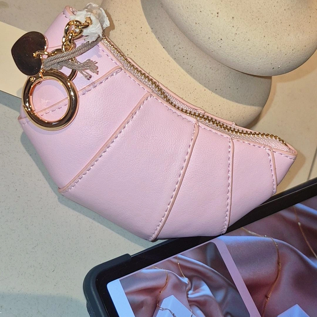 Monedero Rosado Medialuna 4