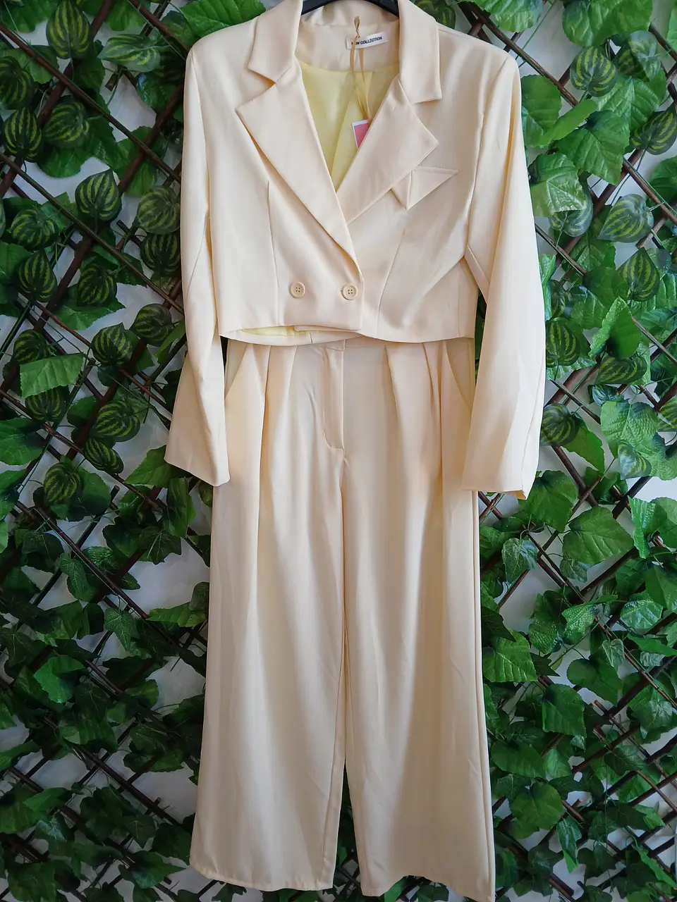 Conjunto Blazer e Calça Amarelo Pastel 3