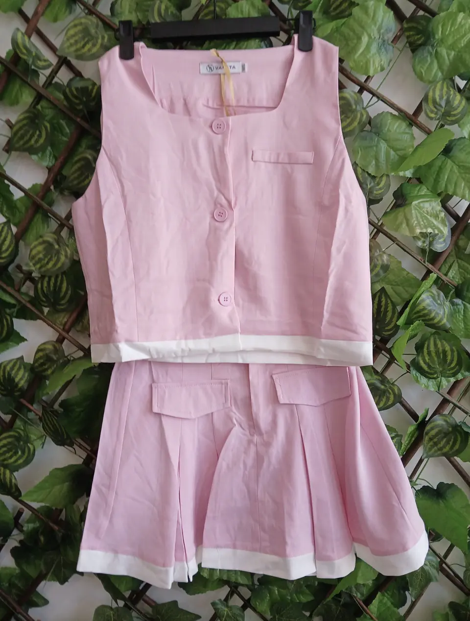 Conjunto Saia-Calção e Colete Rosa 1
