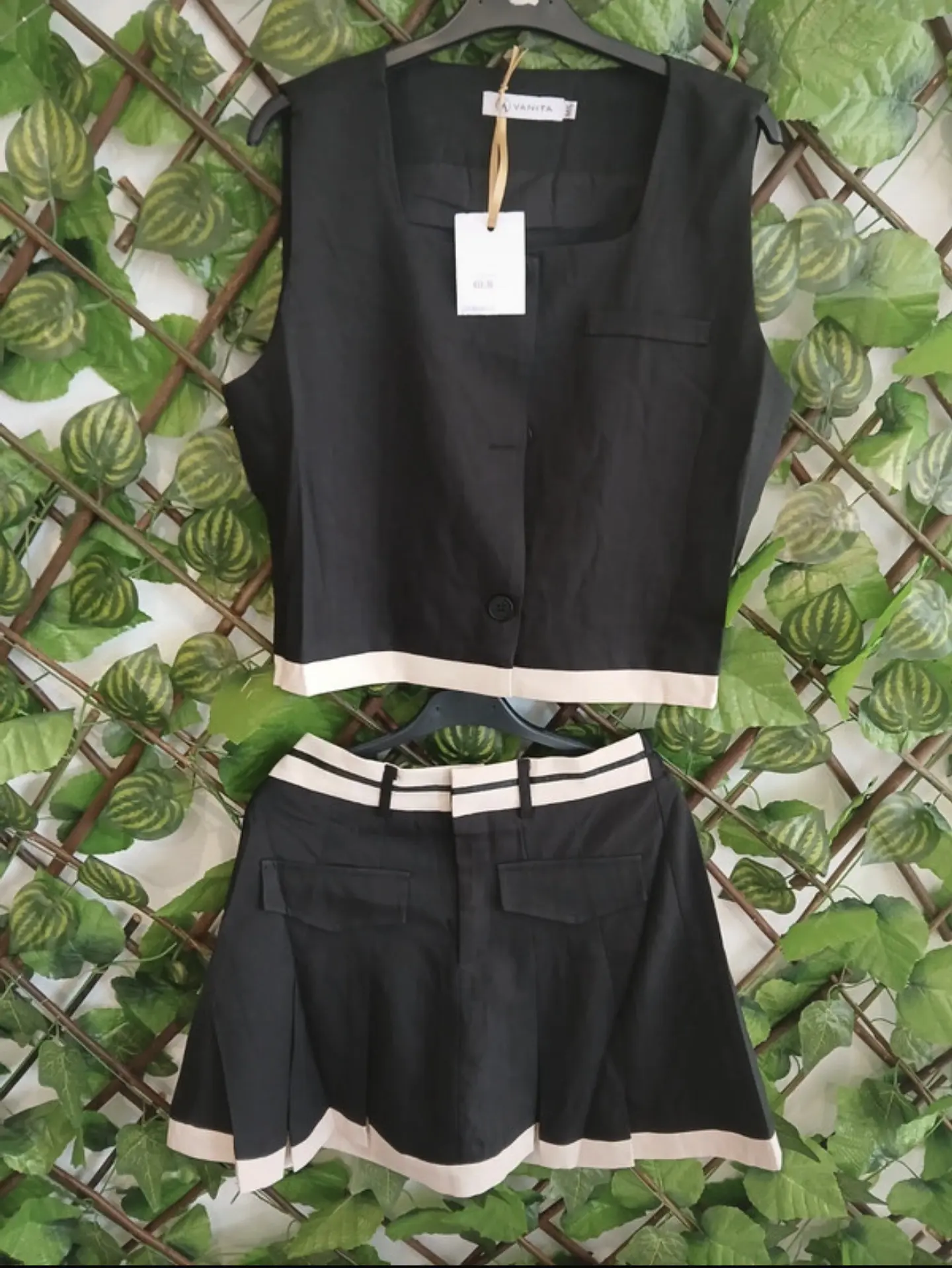 Conjunto Saia-Calção e Colete Preto M/L 2