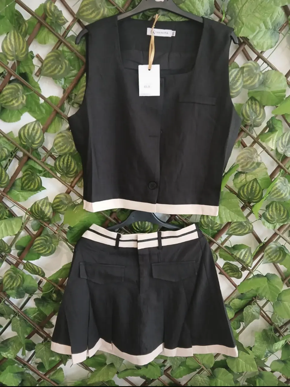 Conjunto Saia-Calção e Colete Preto M/L 2