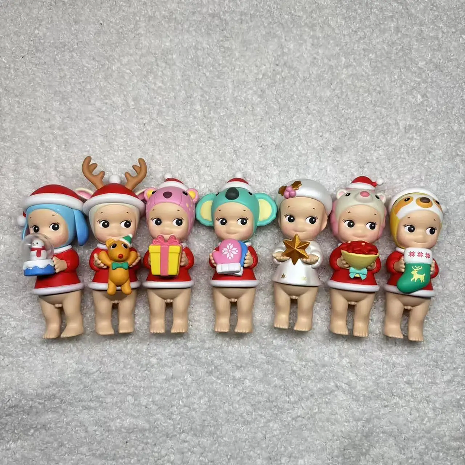 Sonny Angel Regalos de Navidad Serie 2020 Sin caja Sin bolsa Caja ciega Recheado Robby Regalo envuelto Globo de nieve Poinsettia SAS65696 1