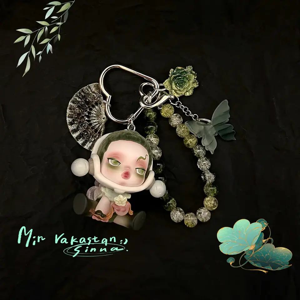 Skullpanda-Llavero kawaii hecho a mano con flor de ciruelo y tinta, colgante para bolso, llavero de coche, caja ciega de moda, juguete para regalo 3