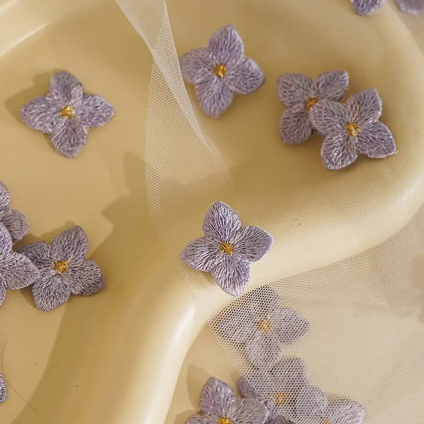 10 unids/lote de parches bordados de flor de cerezo 3D, apliques cosidos a mano DIY de color morado y rosa para ropa de moda, sombreros, bolsos, decoración 4