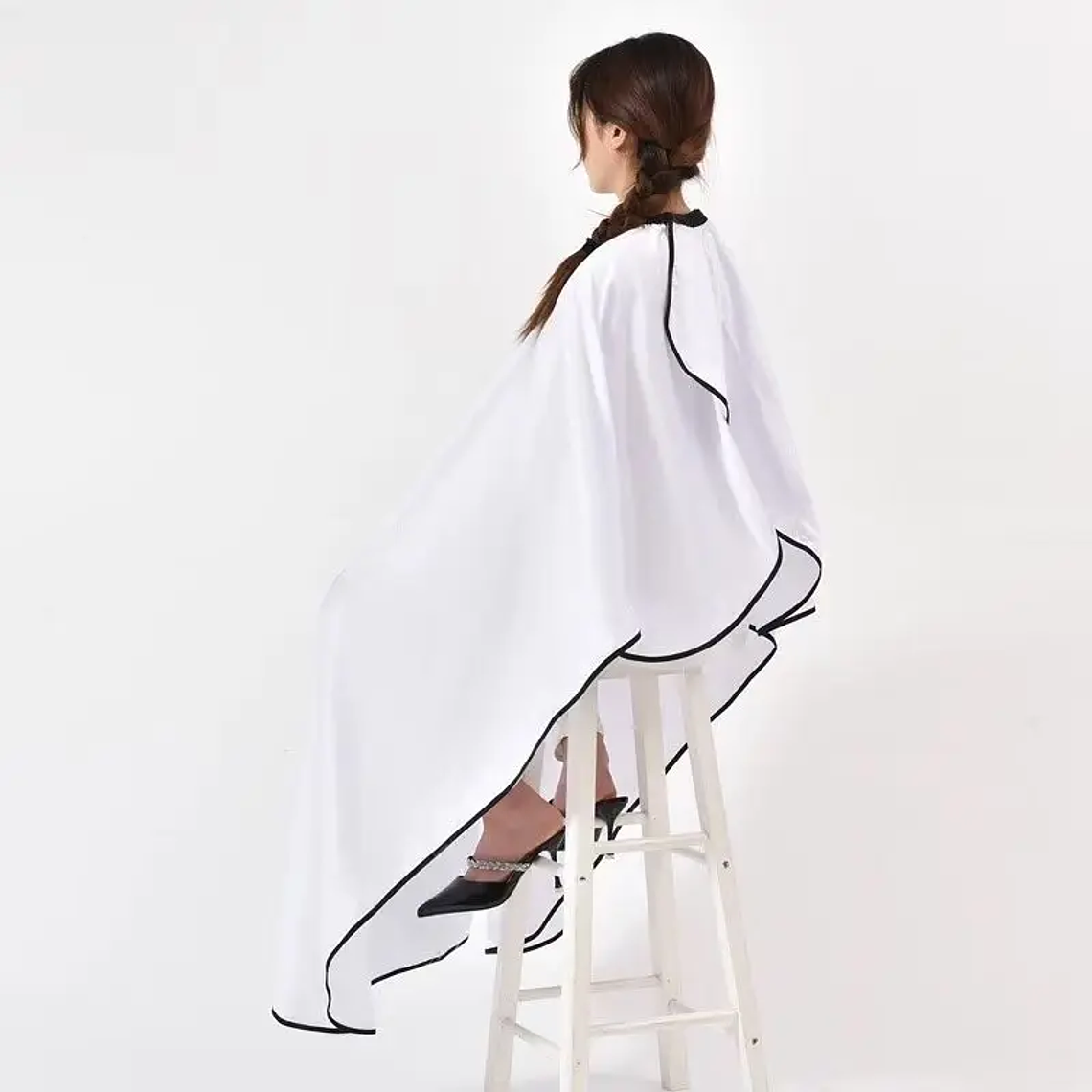 Capa De Barbero Profesional Con Visor Generico 1